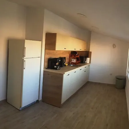 Loris Apartament *