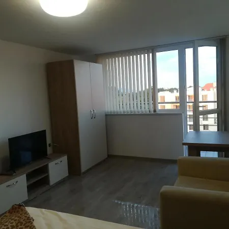 Loris Apartament *